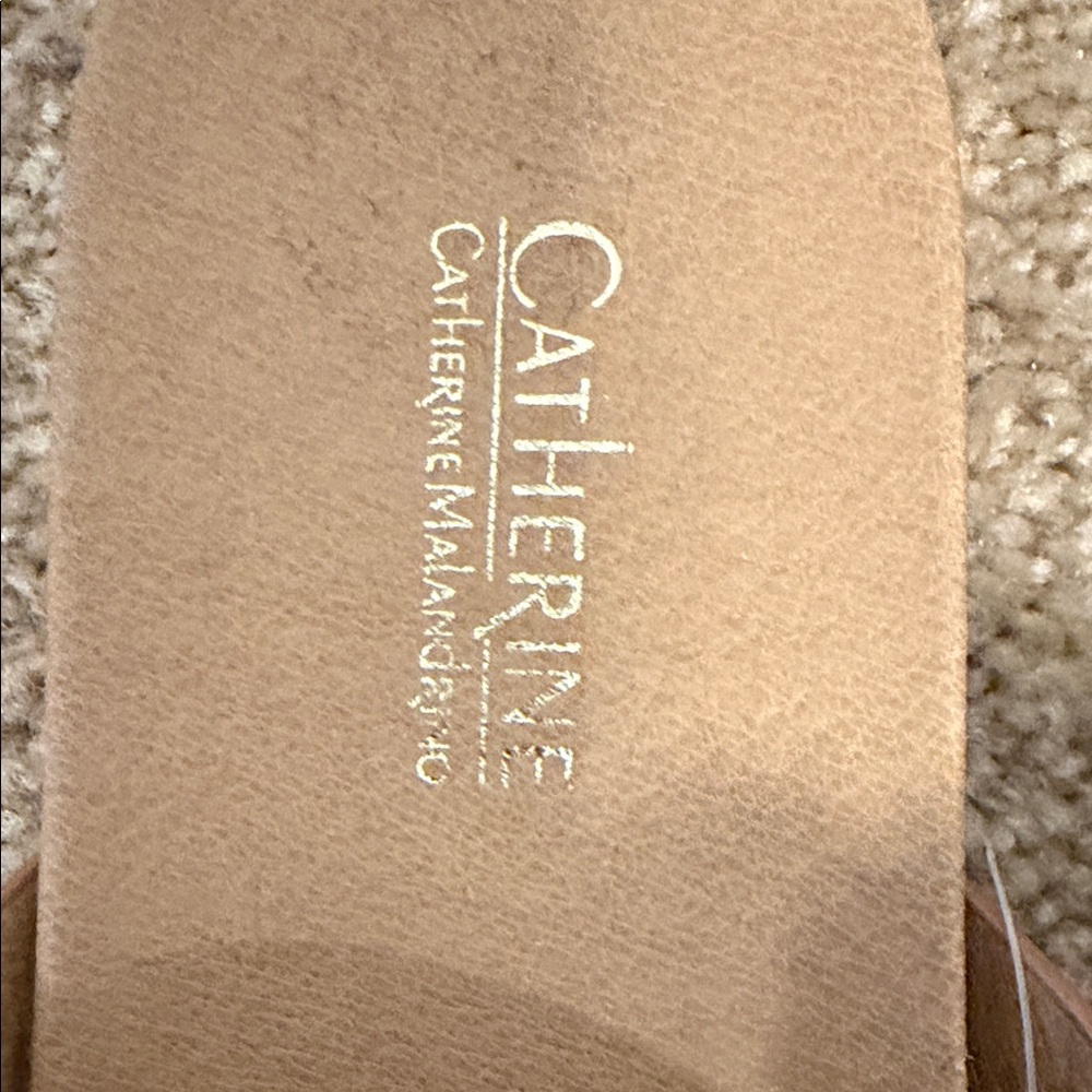 Catherine Malandrino Cognac Tan Cross-Strap Slide Sandals Size 6.5- NWOT - Picture 2 of 9